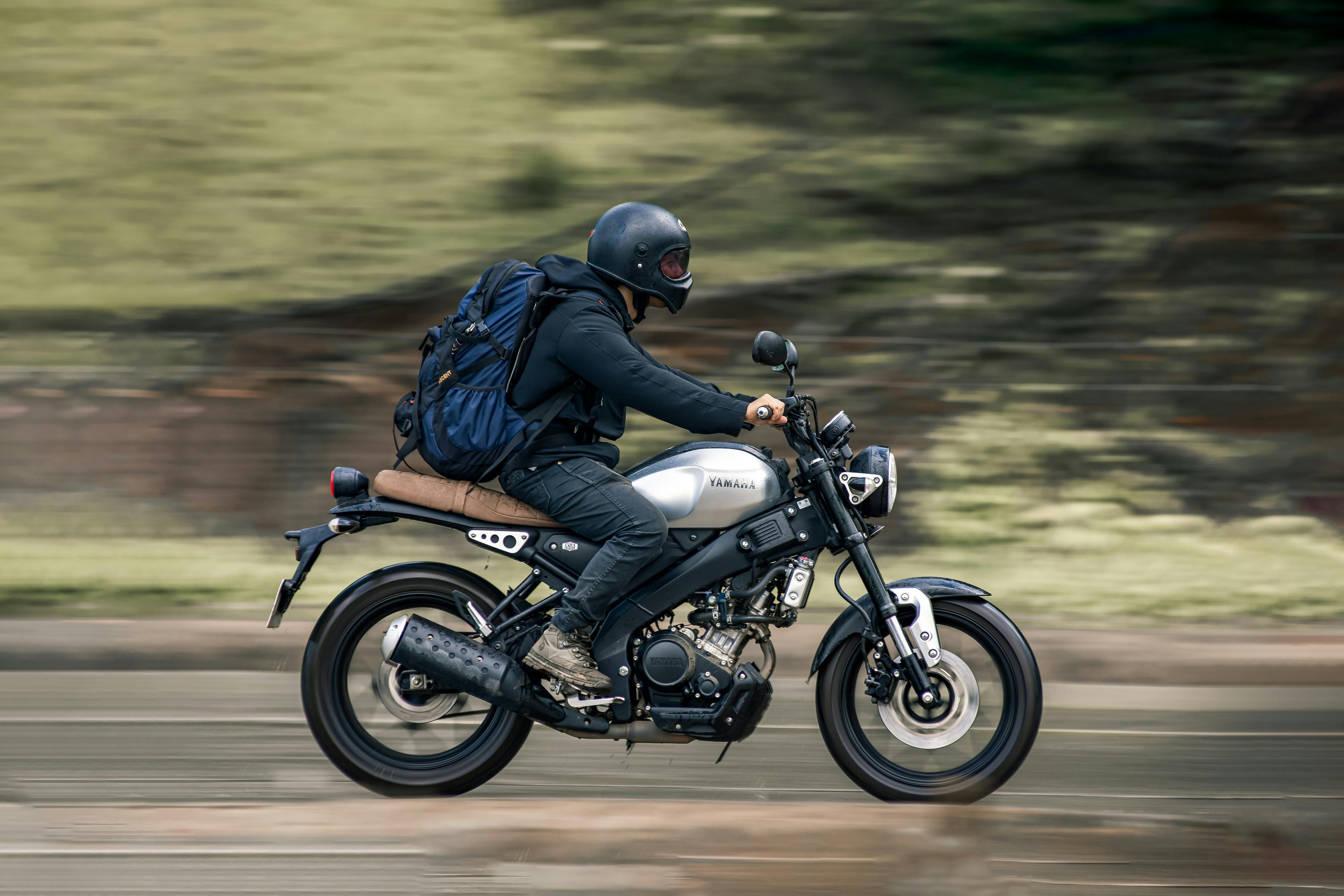 mobility mileage commuter options — Photo by Popoy Dev on Pexels
