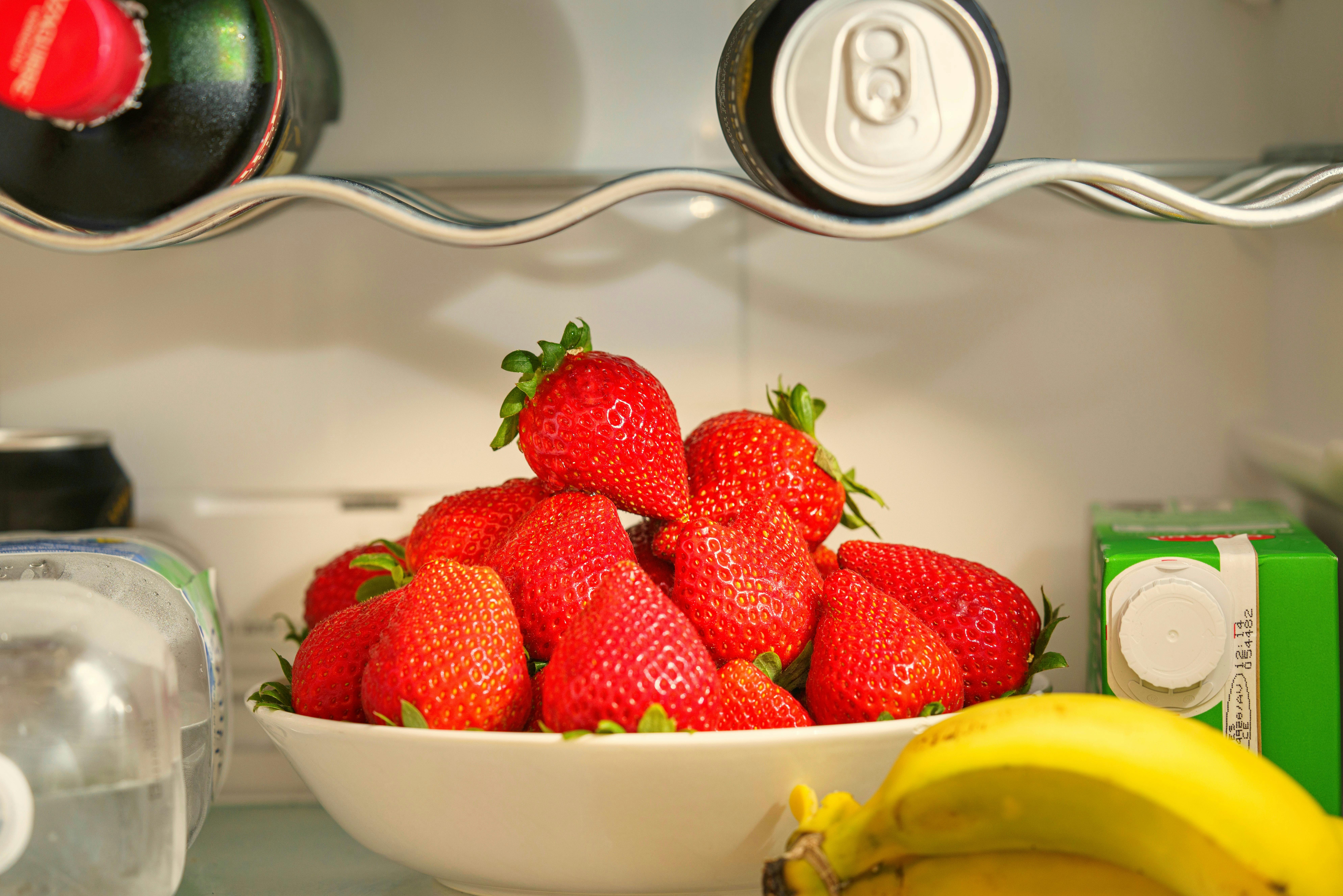 Storing strawberries in the fridge
