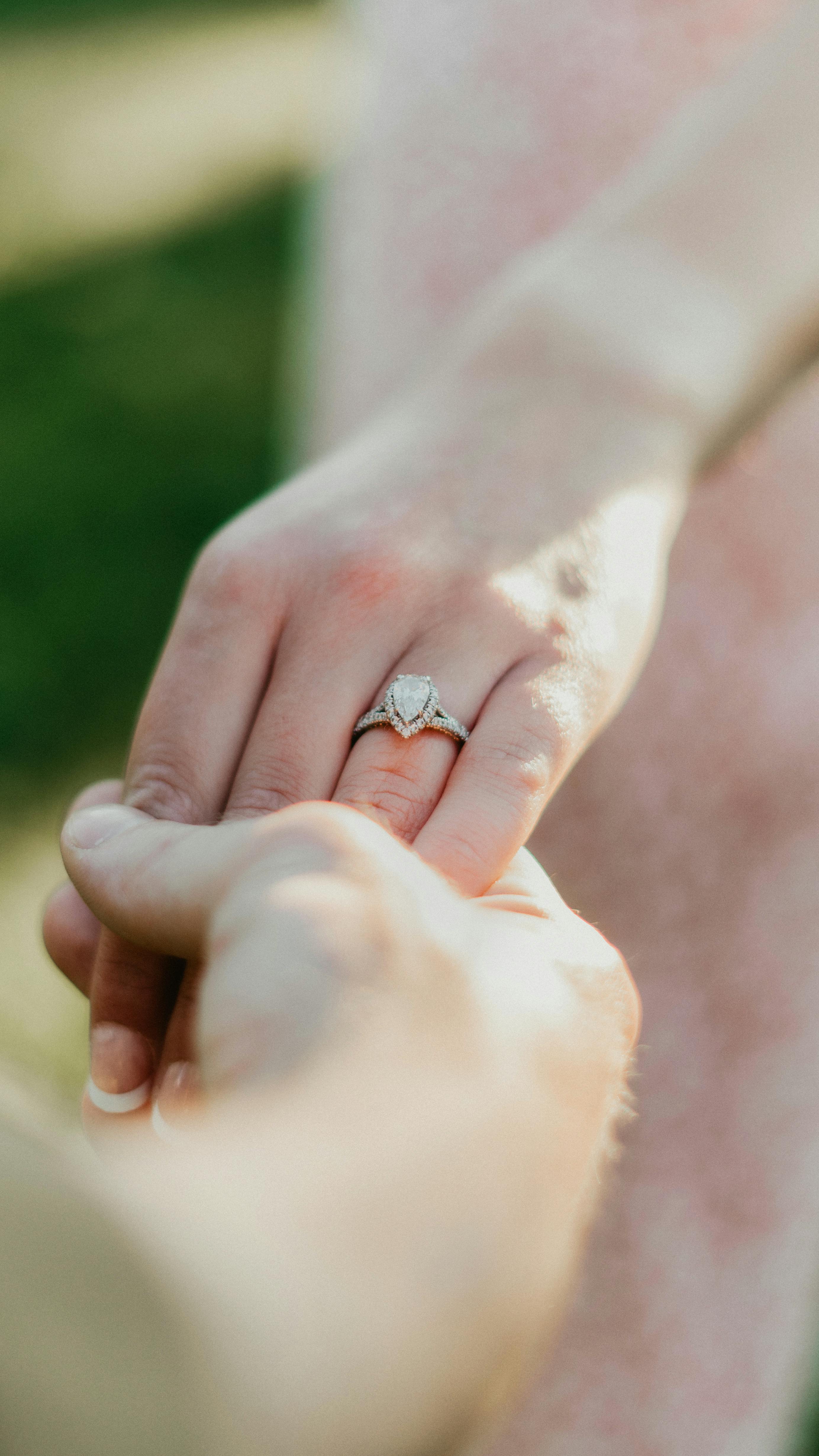 Why Is The Wedding Ring Worn On The Left Hand? – Gittelson Jewelers