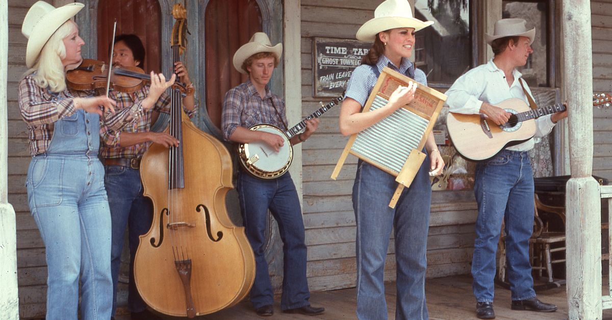 A Texas Original Comes to the Plaza: Jomo and The Possum Posse Hit Downtown Garland This June