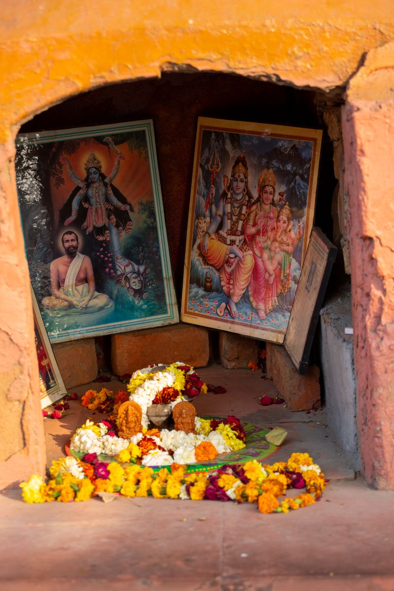 रुद्राभिषेक पूजा विधि: संपूर्ण 16 उपचार शिव अर्पण