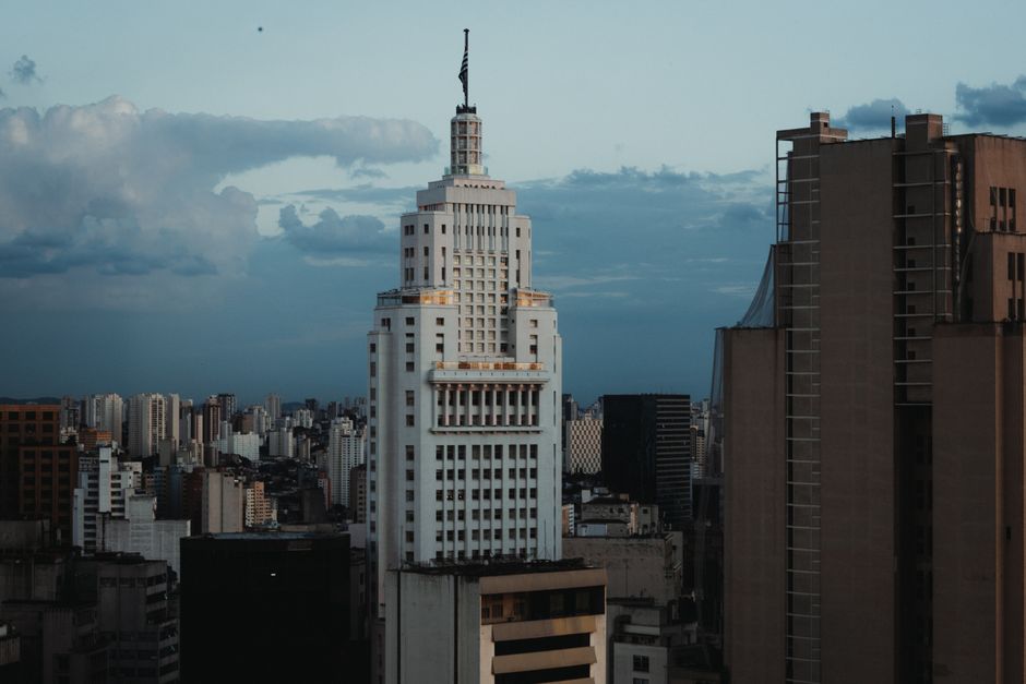 Die brasilianische Opposition schlägt ein Schuldenschutzlimit mit automatischen Ausgabenbegrenzungen vor