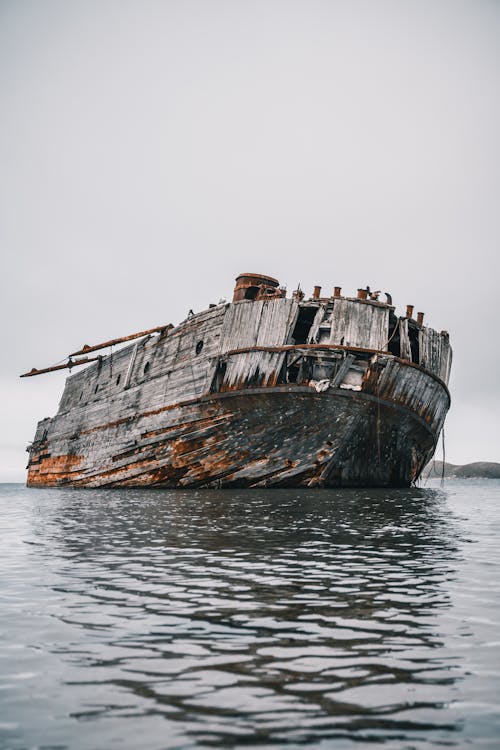 Free Photo of a Shipwreck Stock Photo
