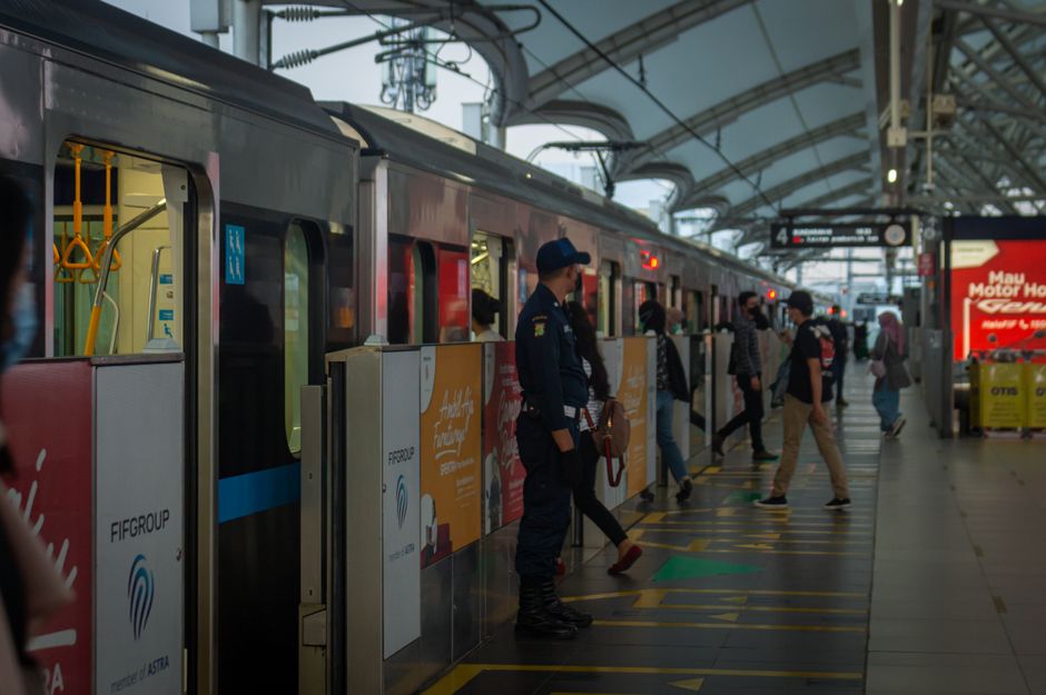 Naik Kereta KRL ke Tangerang, Nyasar Kok Jadi Seru?! Naik Kereta KRL ke Tangerang, Nyasar Kok Jadi Seru?!