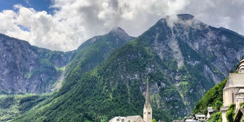 Hallstatt y su lago, en el Salzkammergut
