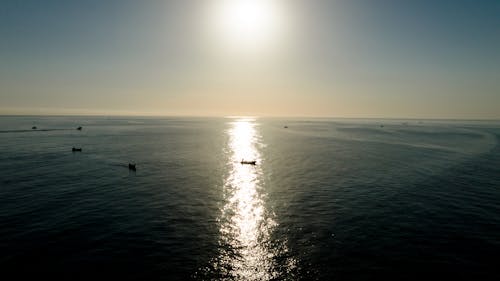 Бесплатное стоковое фото с вода, горизонт, лодки