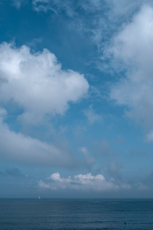 Kostenloses Stock Foto zu atmosphäre, blauer himmel, draußen