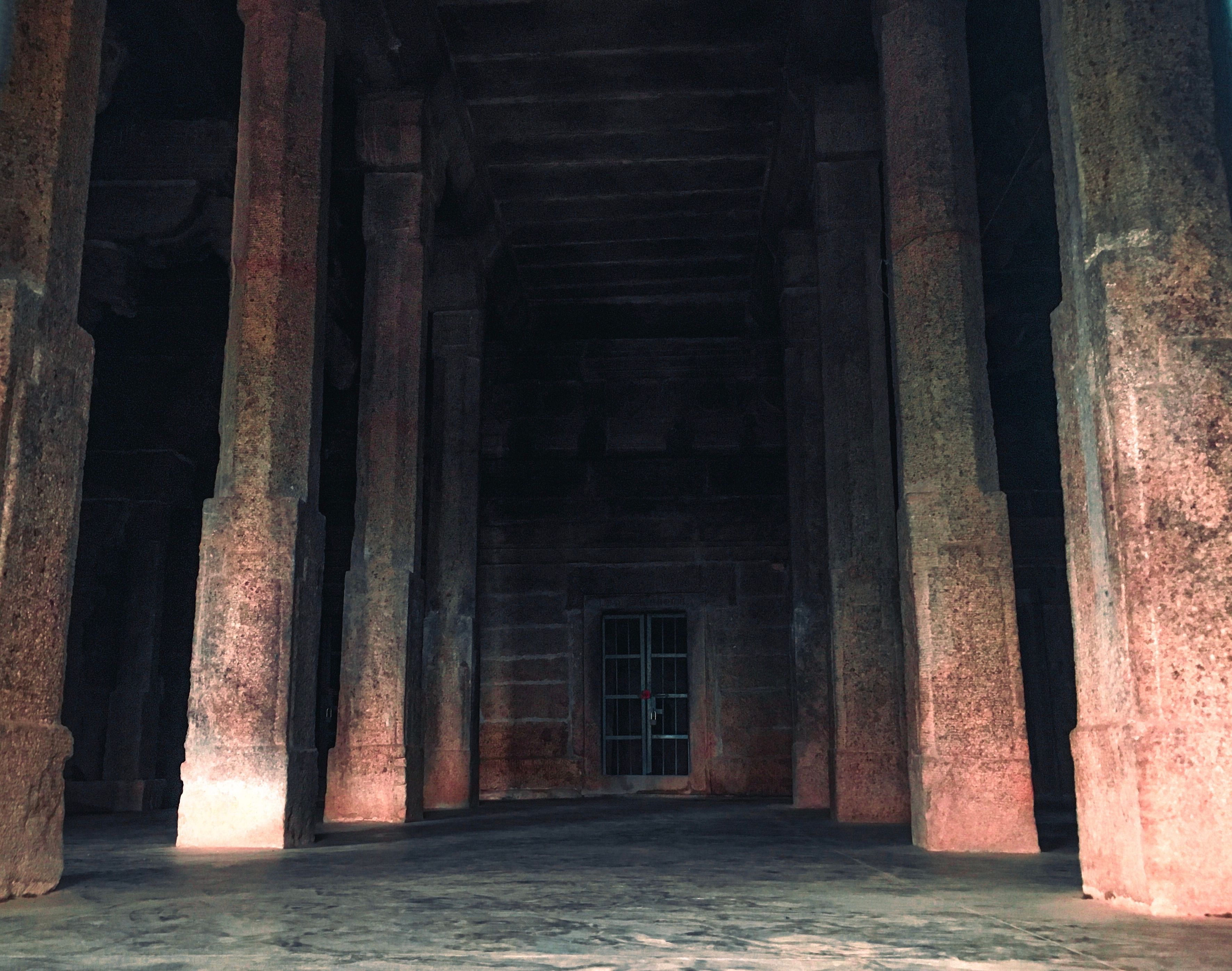 Concrete Columns of an Ancient Building · Free Stock Photo