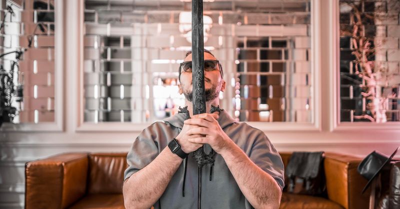 Katana et répliques d’épées : que dit la loi française ?