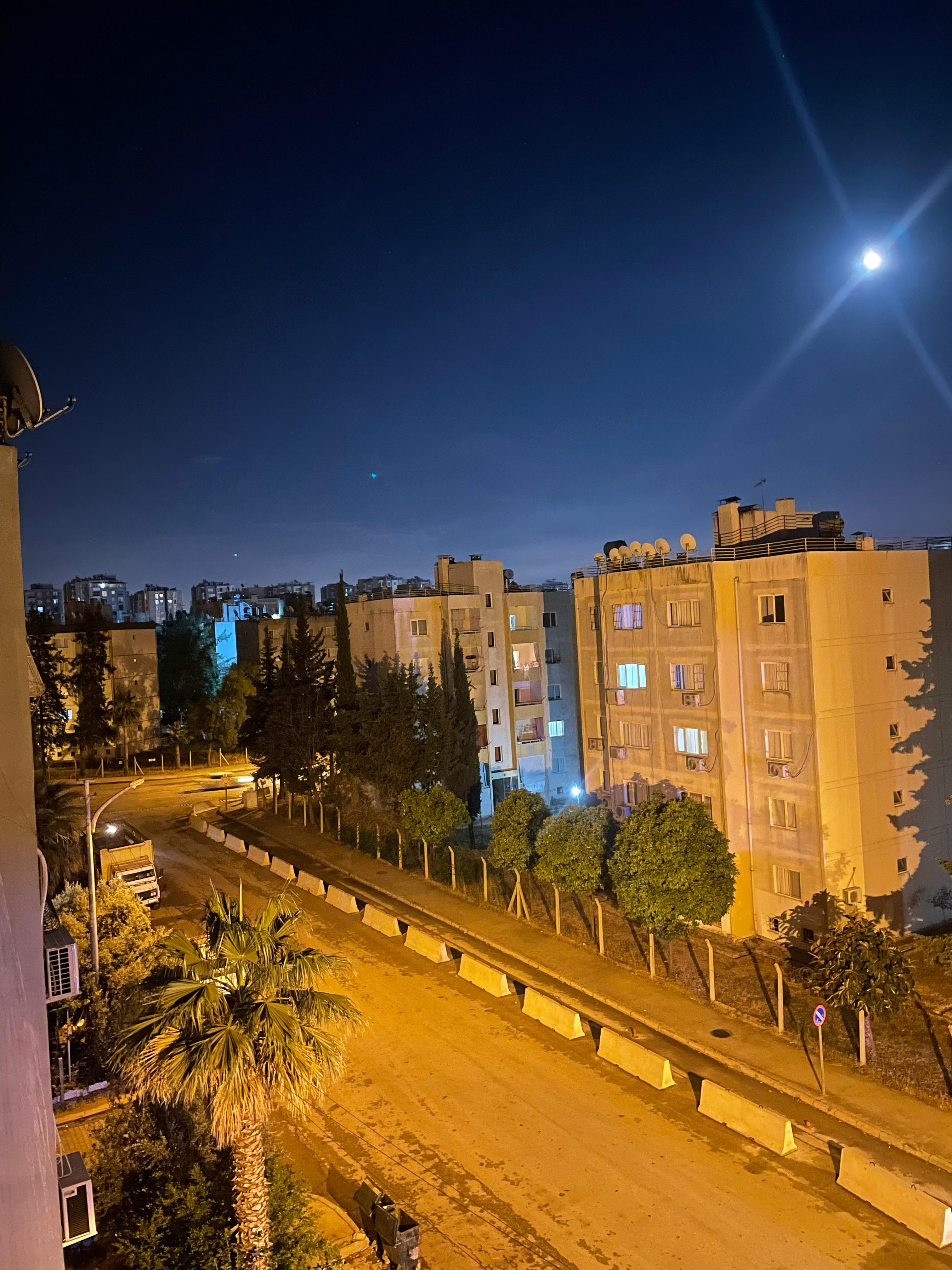 الكثبان الرملية الذهبية في سيوة المستخدمة في السياحة العلاجية