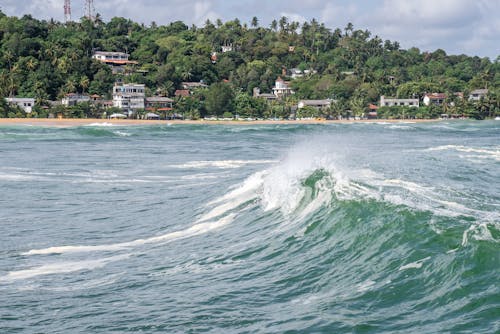 Crashing of Sea Waves 