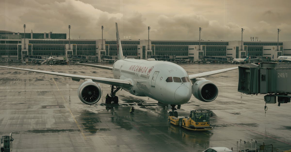 ผู้โดยสาร 500 ชีวิตติดค้างข้ามคืนบนเครื่องบินที่มิวนิก เหตุพายุหิมะ-ขาดเจ้าหน้าที่