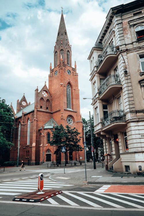 圣救主教堂, 垂直拍摄, 城市 的 免费素材图片