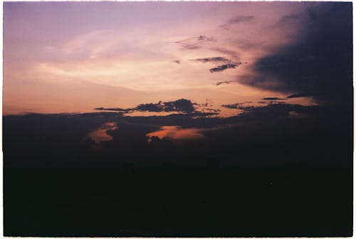 Foto profissional grátis de cair da noite, céu, nuvens