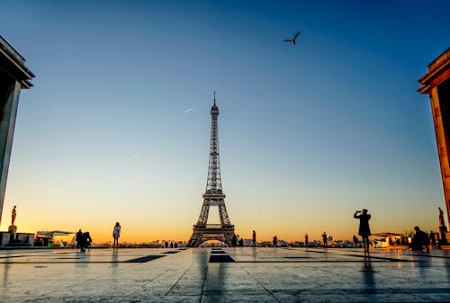 Photo of the Eiffel Tower