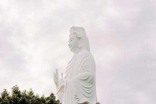 Weiße Buddha Statue