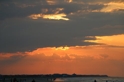 Immagine gratuita di alba, bagnasciuga, cielo nuvoloso