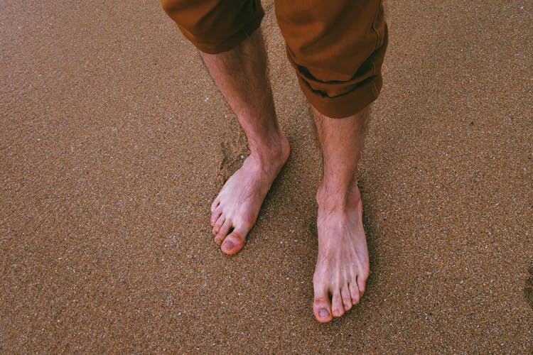 Sole Searching: The Unexpected Rewards of Embracing Barefoot Lifestyles thumbnail