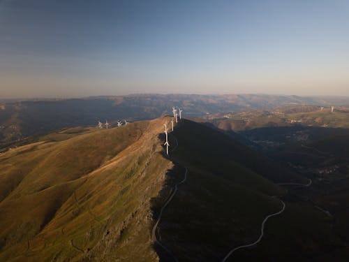 Photographie Aérienne Des Collines Brunes Et Vertes