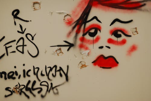 duvar yazısı, grafiti sanatı içeren Ücretsiz stok fotoğraf