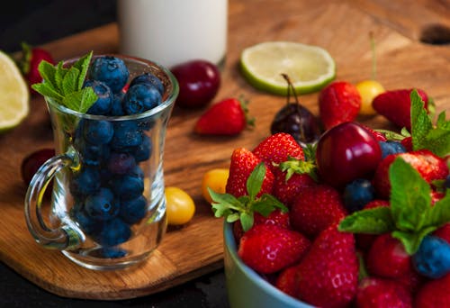 Foto profissional grátis de alimento, amoras, bagas