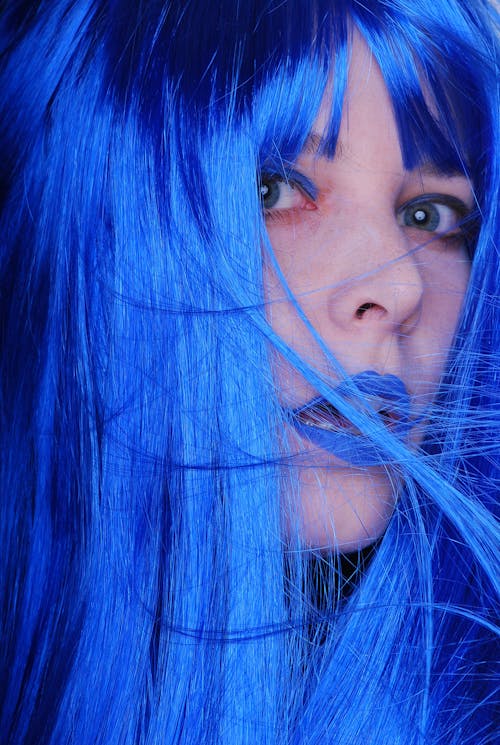 Základová fotografie zdarma na téma barevné vlasy, detail, modré vlasy