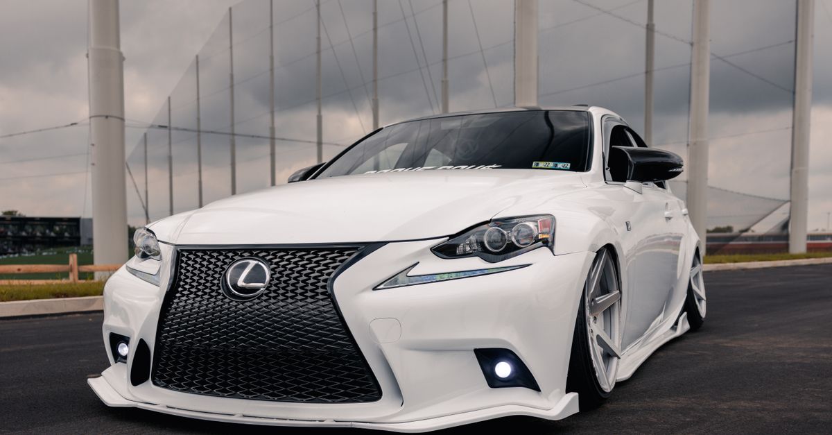 Lexus Rear View White White Lexus Car on Road · Free Stock Photo