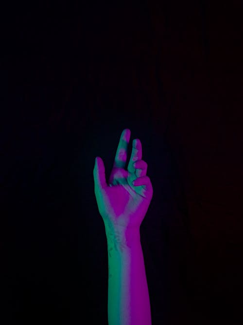 人的手, 光, 光反射 的 免費圖庫相片