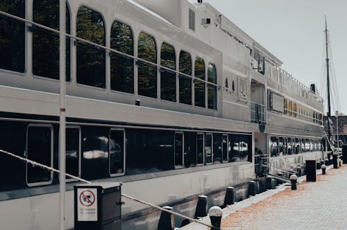 Photos gratuites de amarré, bateau, bateau de croisière