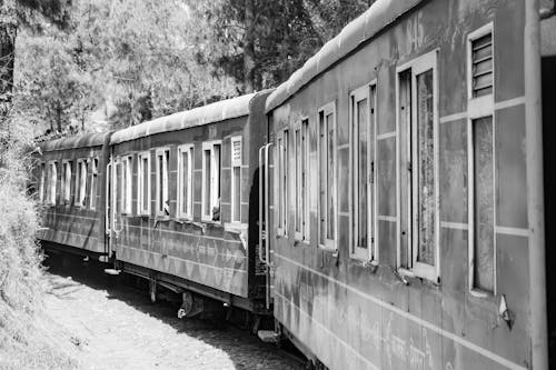 bezplatná Základová fotografie zdarma na téma černobílý, dopravní systém, lokomotiva Základová fotografie