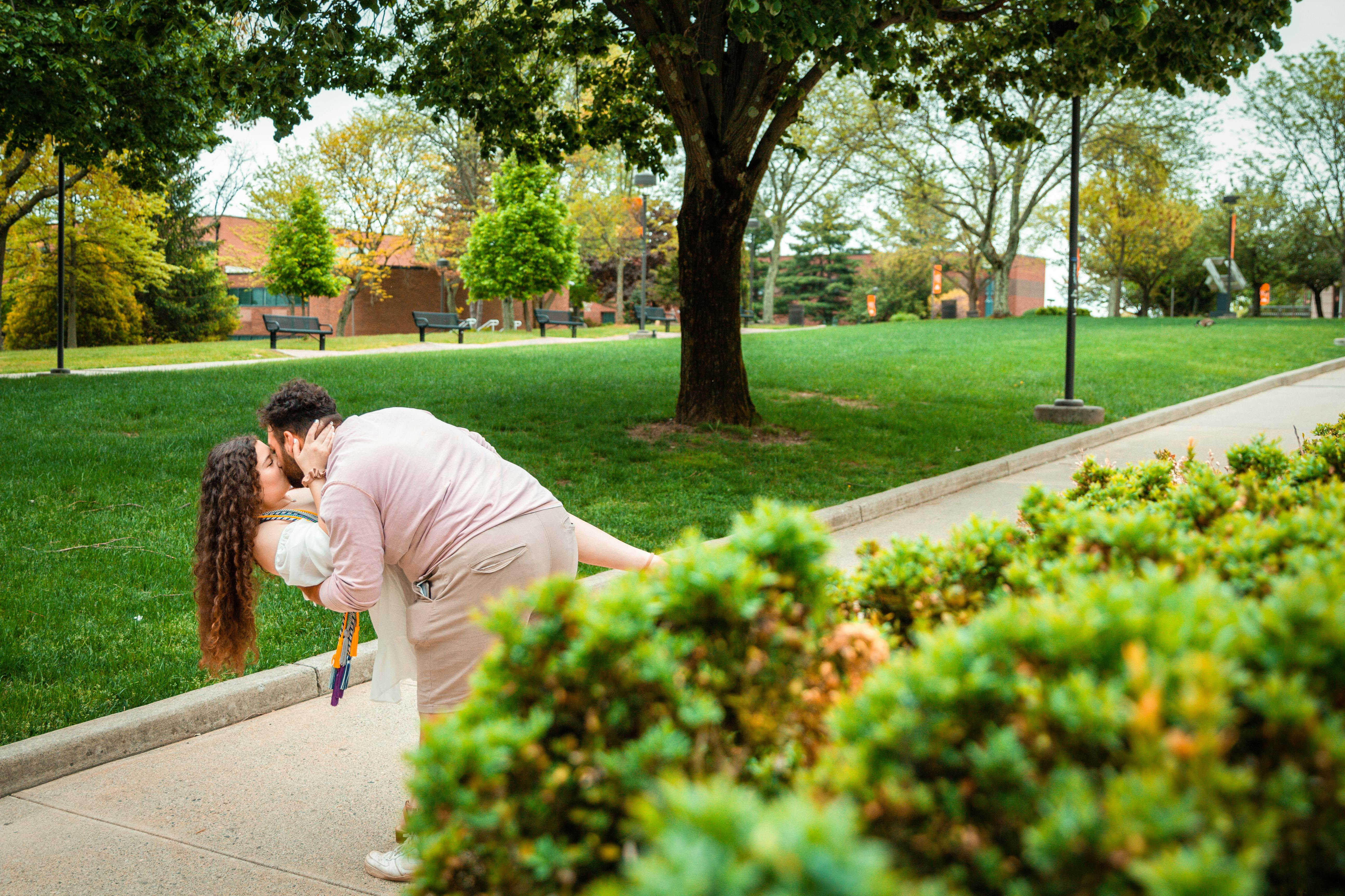 What are the characteristics of a man who loves you?