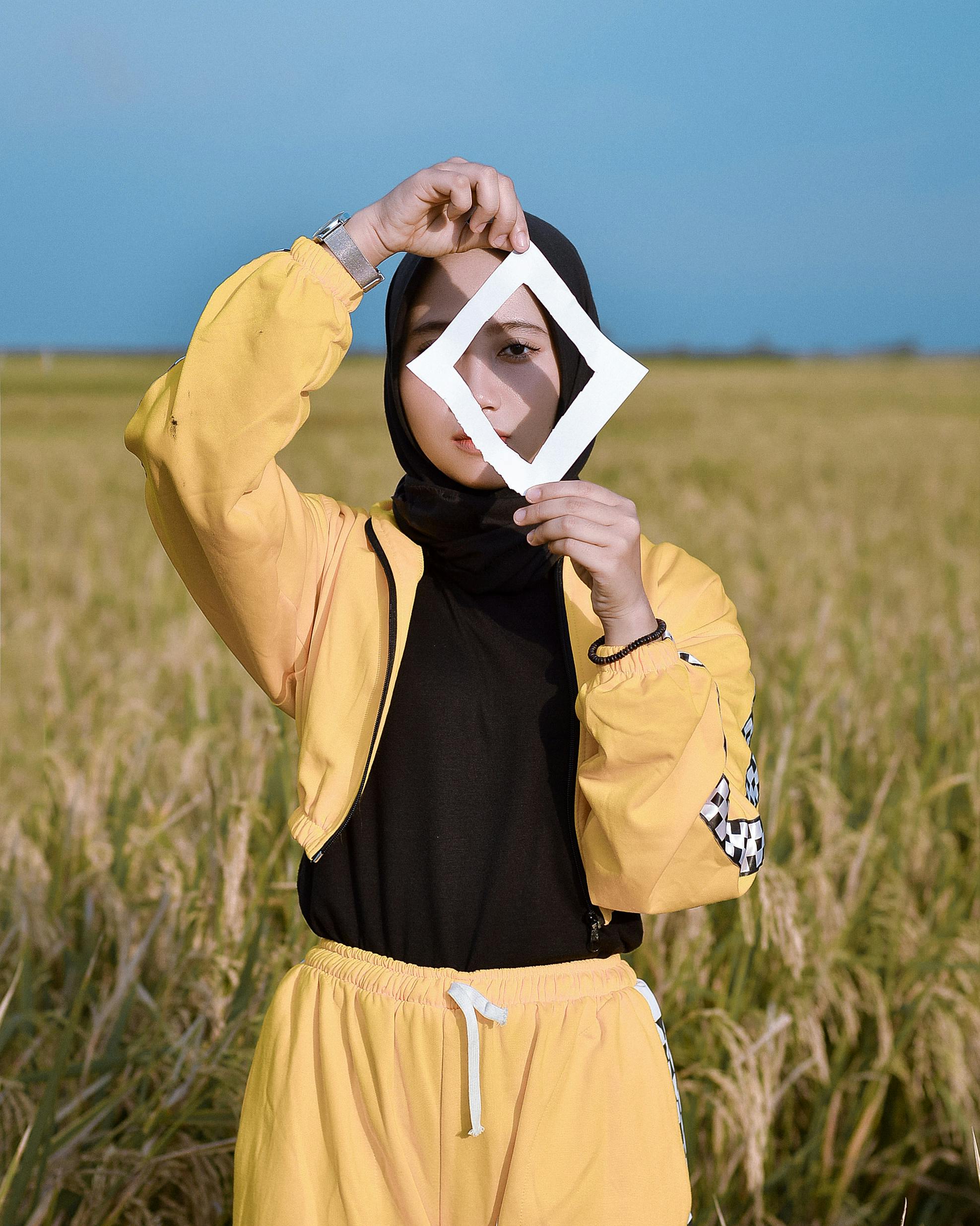 Paper Model Photos, Download Free Paper Model Stock Photos & HD Images