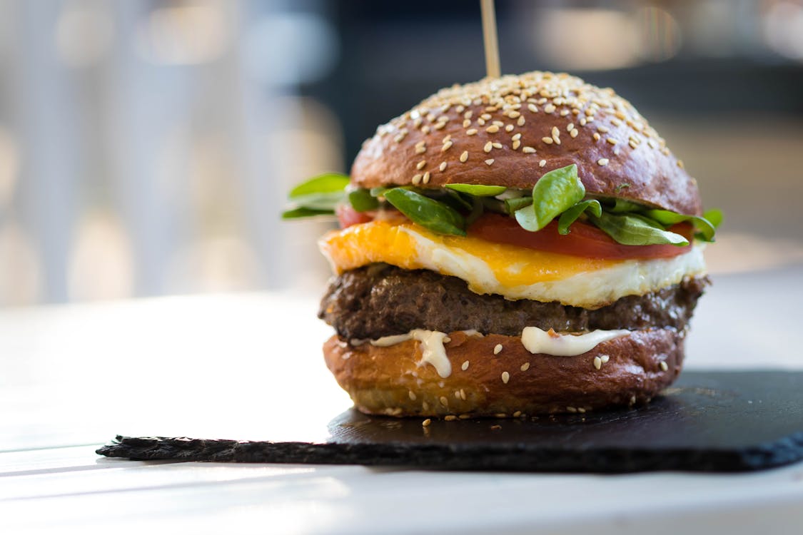 Hamburguesa Con Huevo Y Verdura