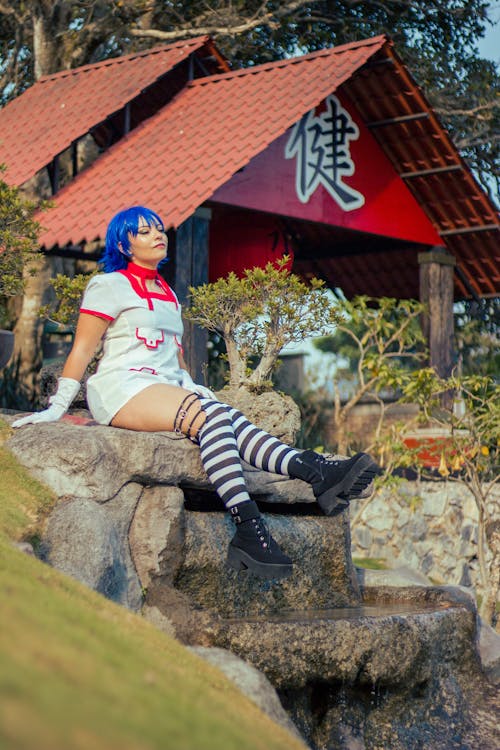 Foto profissional grátis de anime, cabelo azul, cosplayer