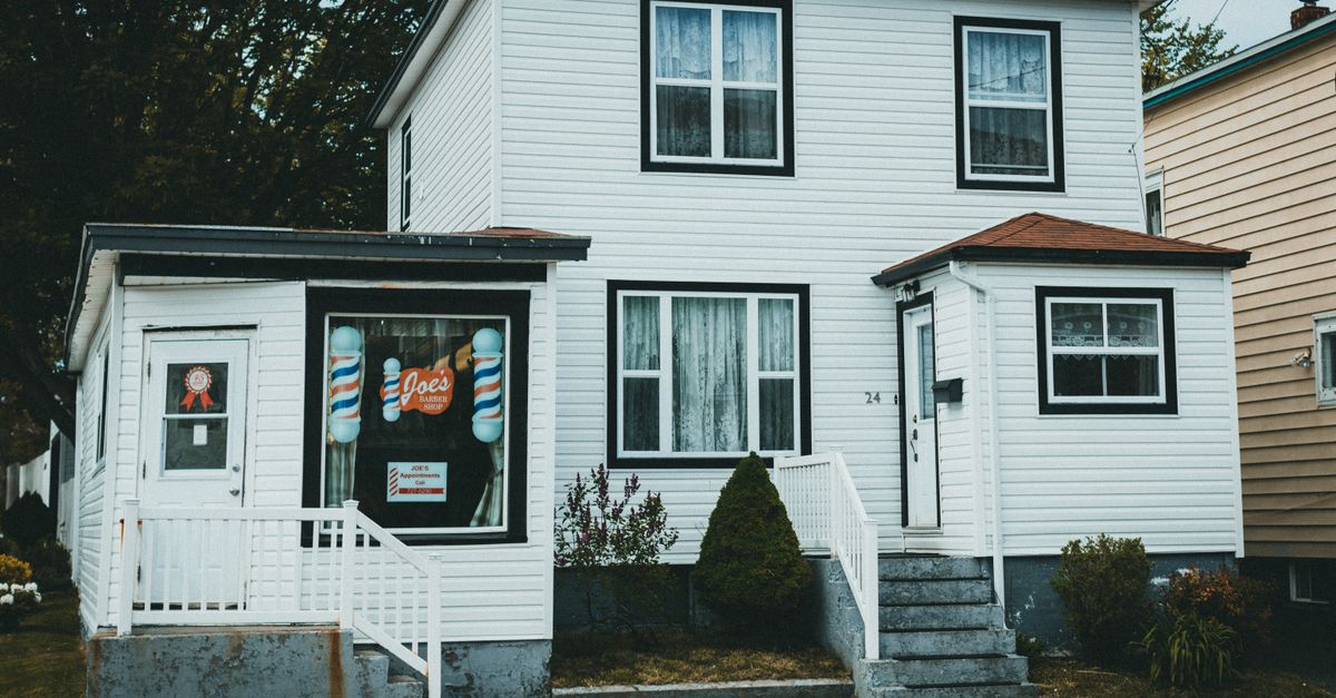 Suburban detached house north of Toronto, illustrating the Aurora and Newmarket housing markets