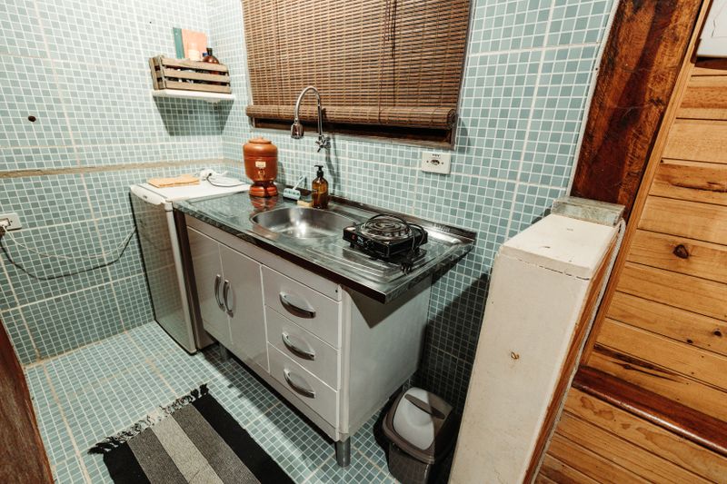 No Upper Cabinets