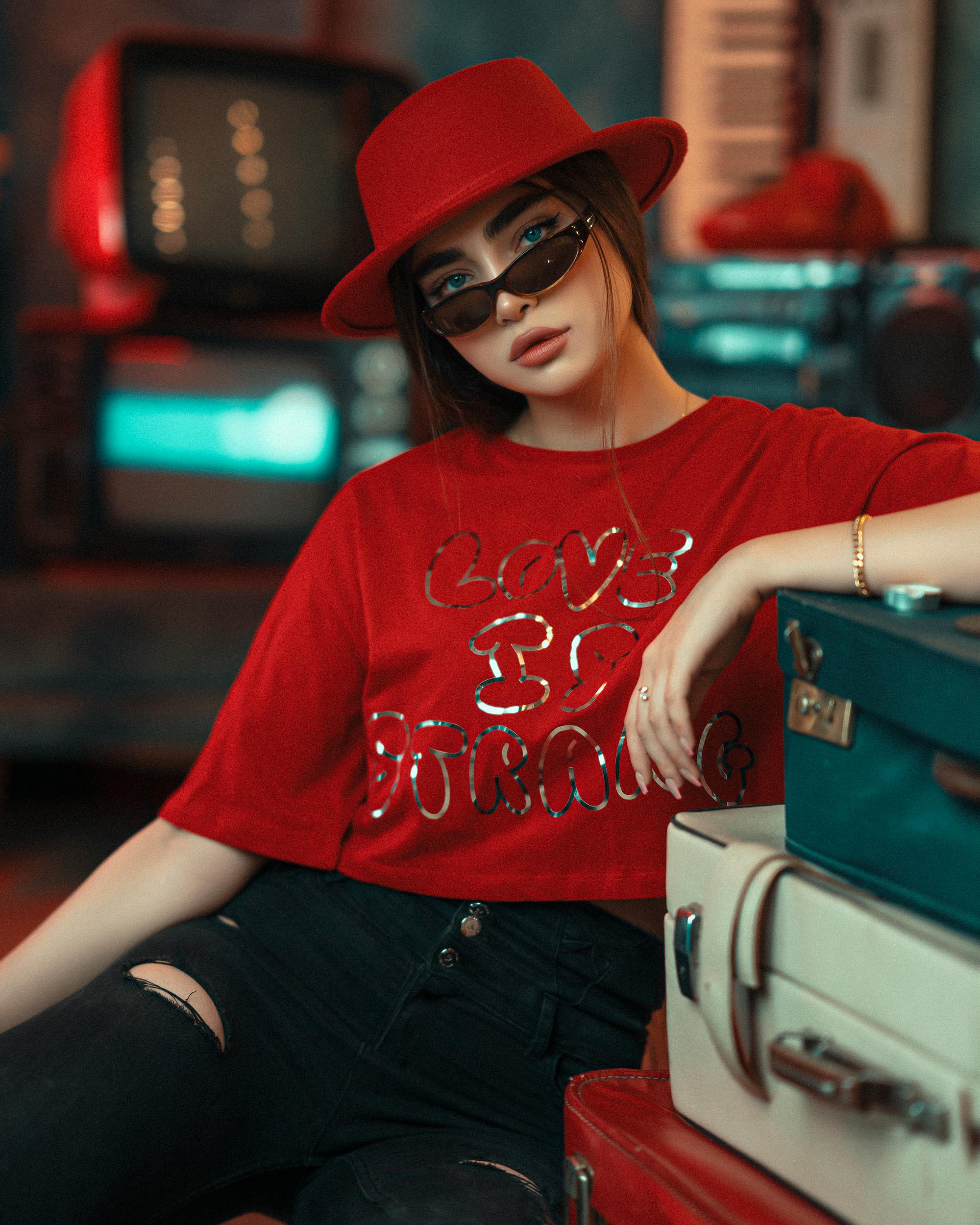 Woman in Red Hat · Free Stock Photo