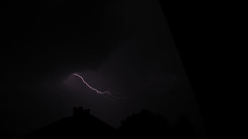 Immagine gratuita di fulmine, notte oscura, nuvole