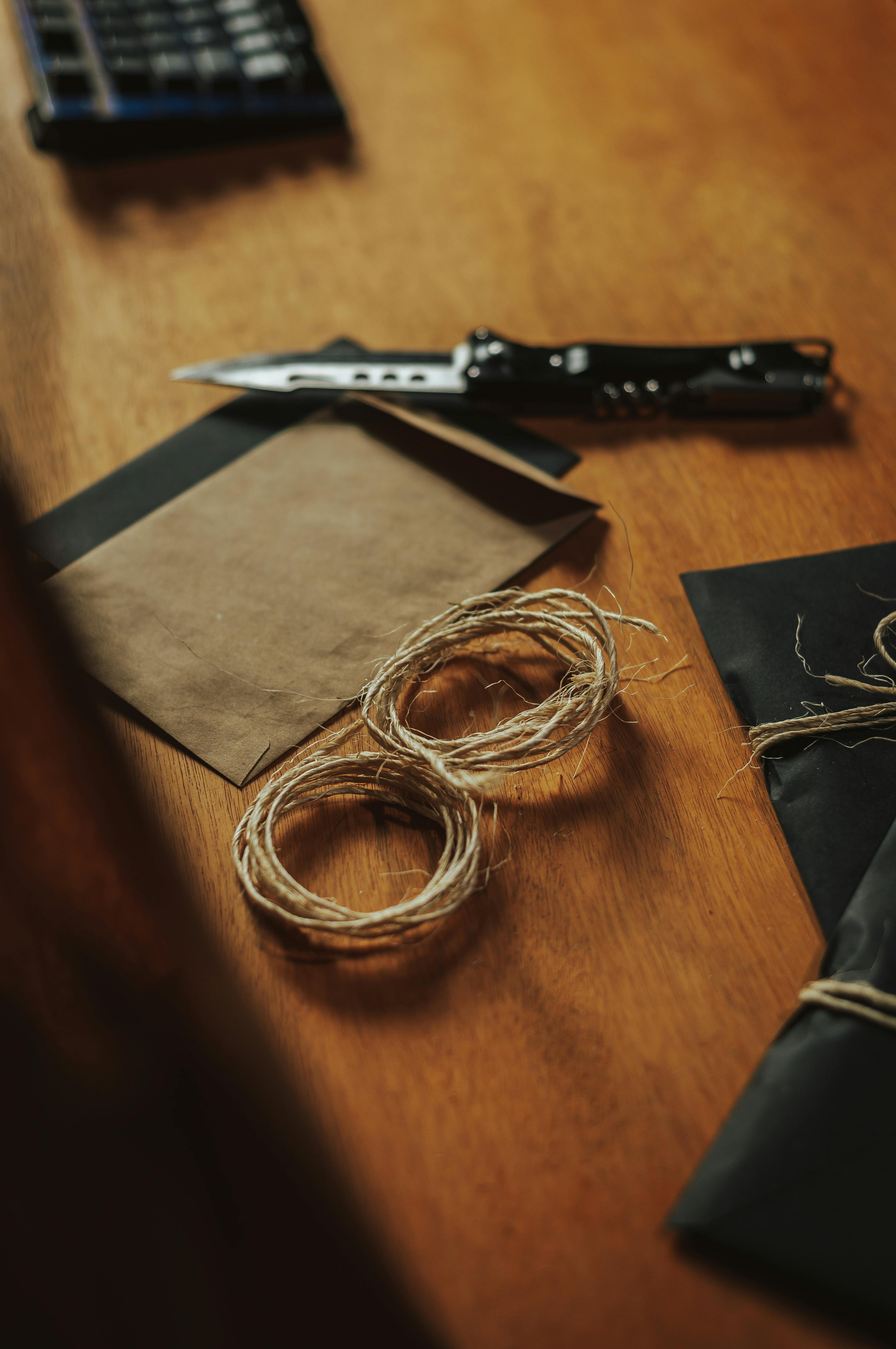 Envelope Closed with String · Free Stock Photo