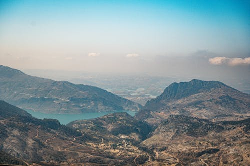 Photos gratuites de chaîne de montagnes, collines, fleuve