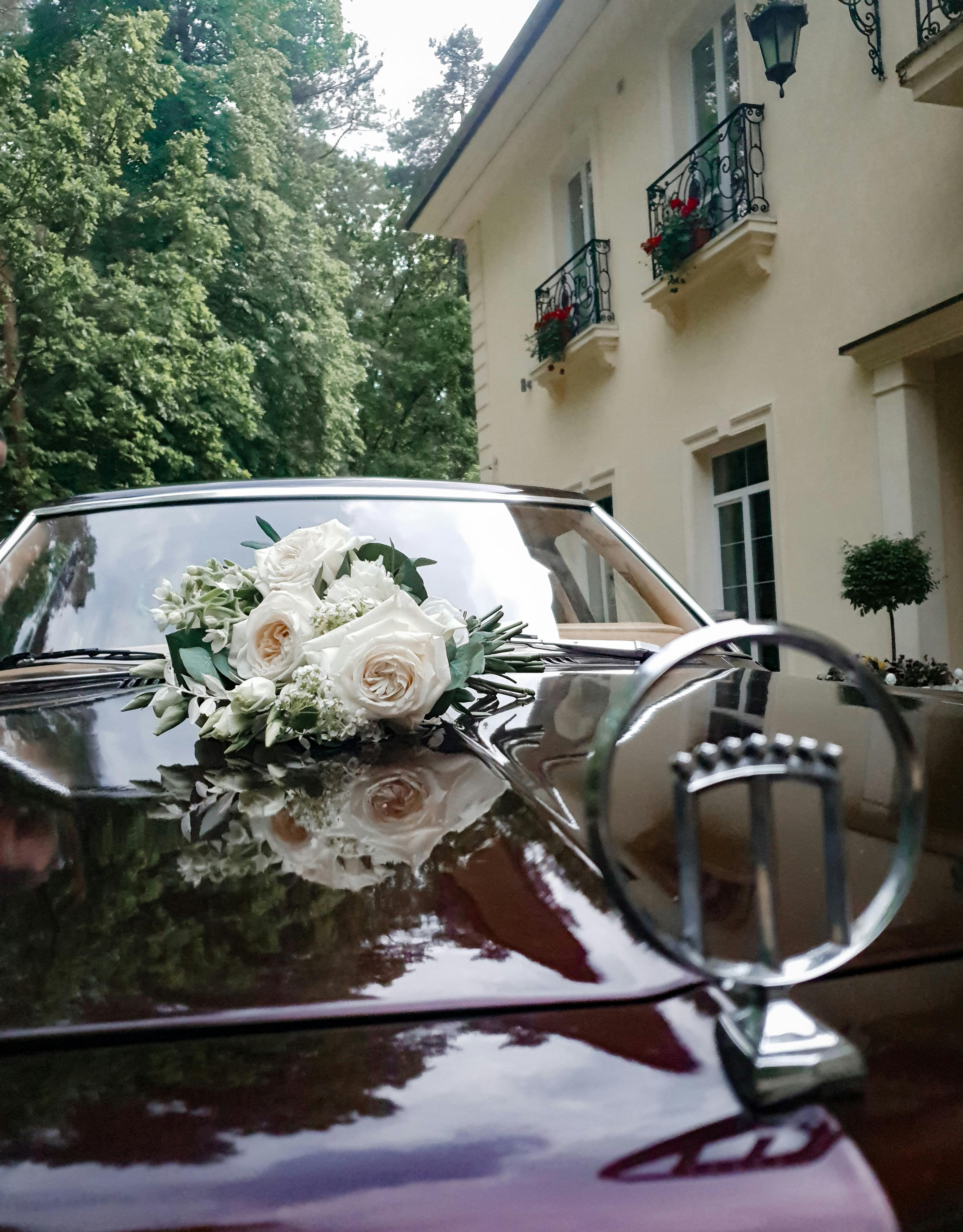 wedding budget spreadsheet showing transport costs, with various vehicle options and price ranges