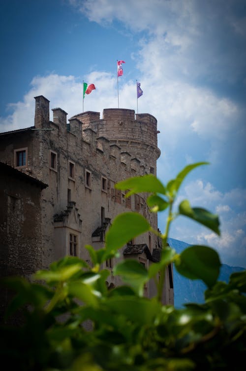 Foto profissional grátis de arquitetura histórica, arquitetura romana antiga, bandeira européia