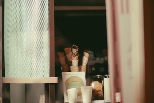 Fotobanka s bezplatnými fotkami na tému cookies, kornútky na zmrzlinu, nádoba