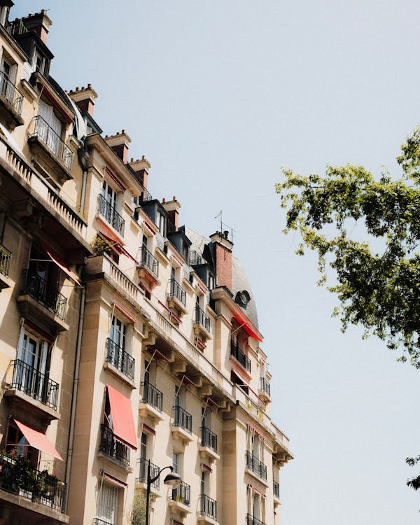 Fotos de stock gratuitas de apartamentos, arquitectura, balcones