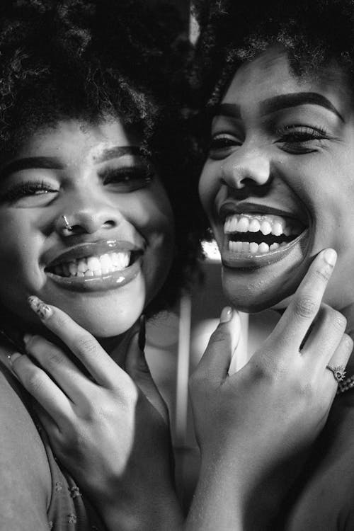 Free Two Women with a Wide Smile Stock Photo