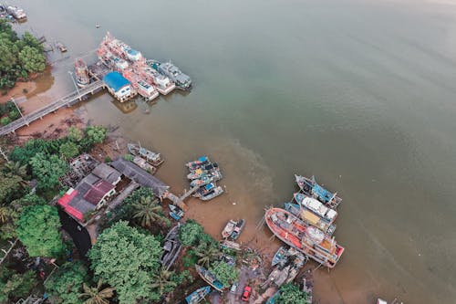 Бесплатное стоковое фото с Аэрофотосъемка, лодки, причал