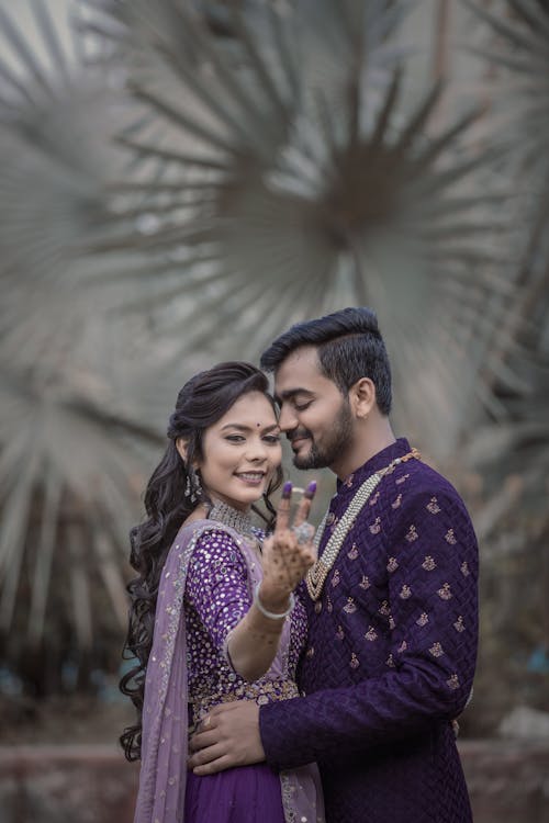 Foto profissional grátis de afeição, amor, casal indiano
