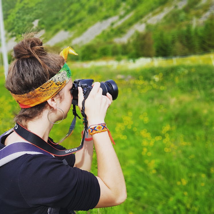 Odigoo lanza una nueva forma de viajar por el mundo 1 Free Person Taking Photo Stock Photo
