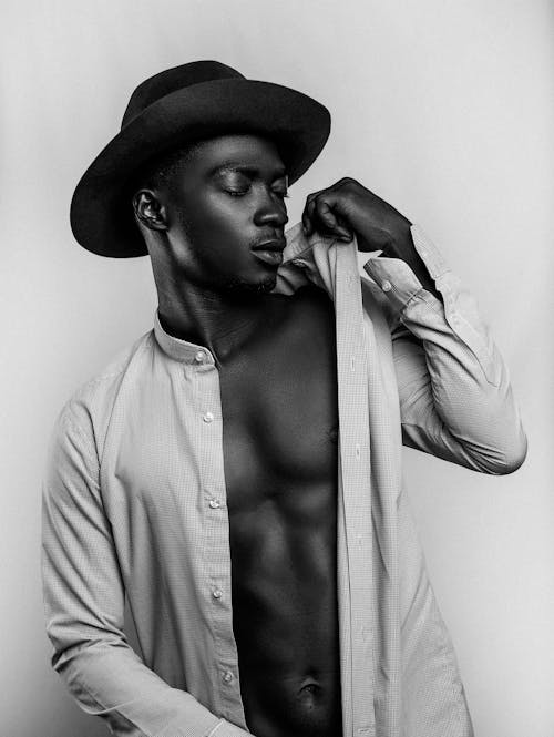 Ingyenes stockfotó afro-amerikai férfi, egyszínű, fekete és fehér témában