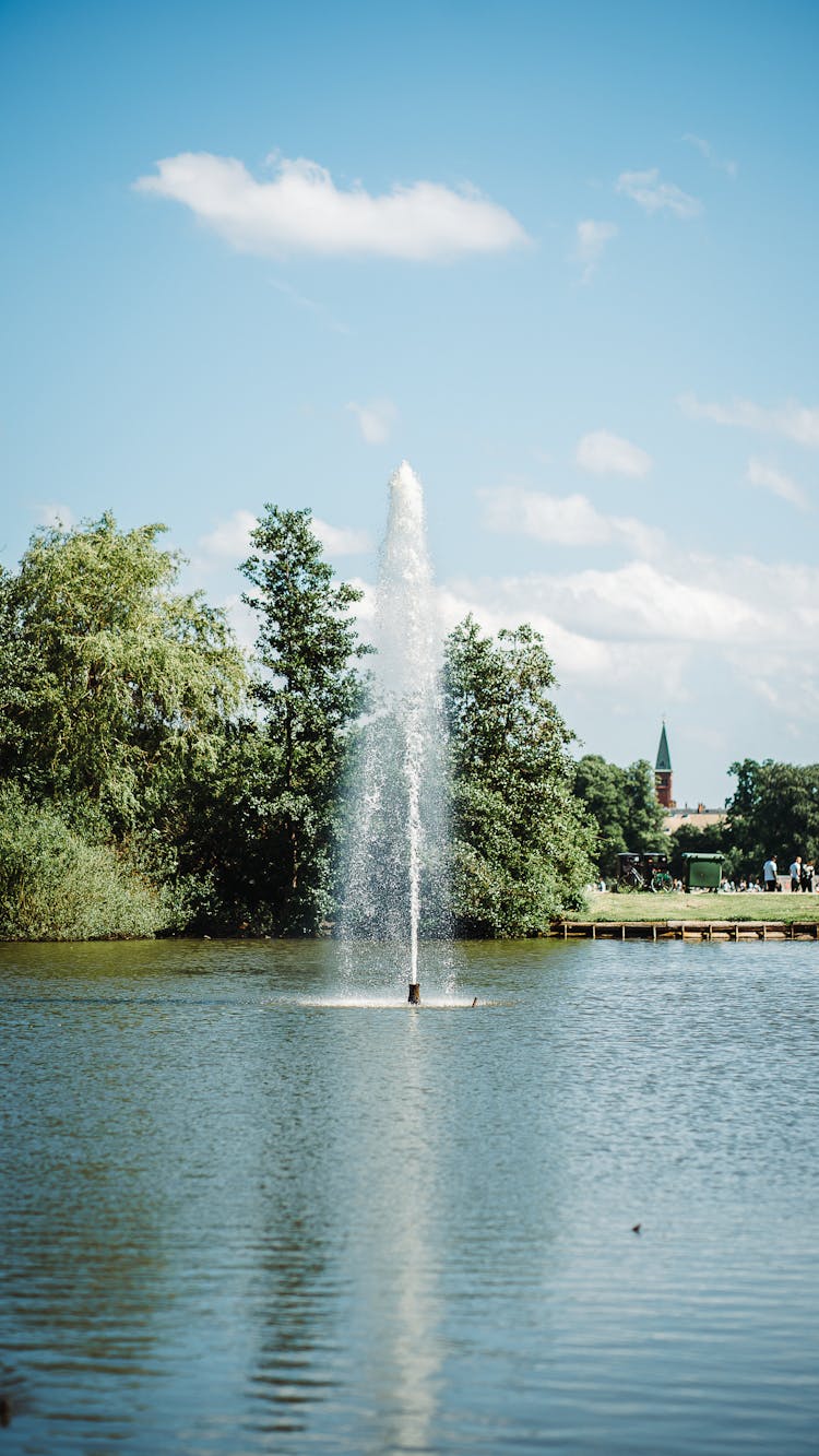 Bursting Water On A Lake 